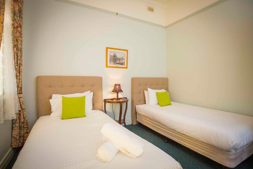 Twin room with two single beds