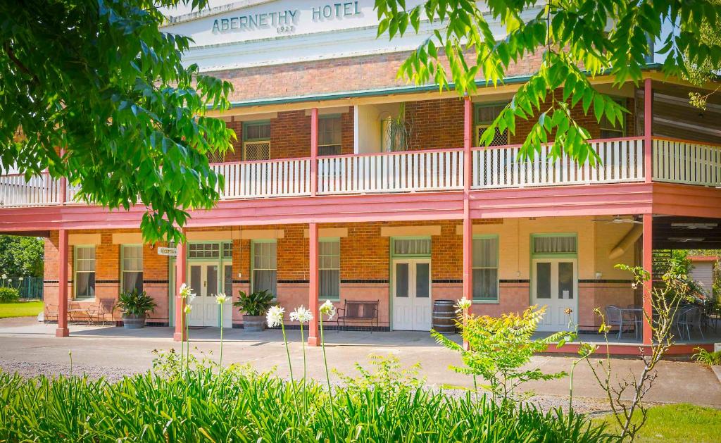 Abernethy Hotel exterior