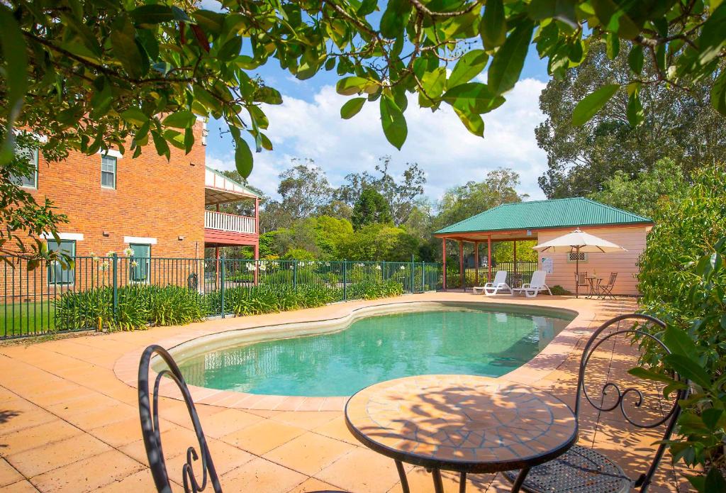 Pool — Abernethy Hotel